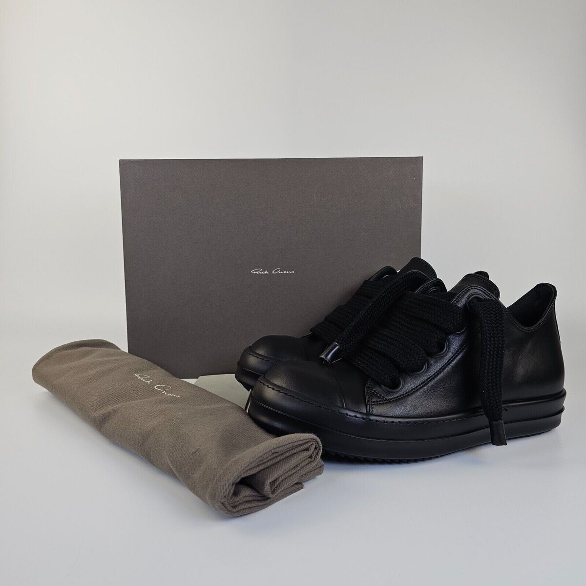RICK OWENS Jumbo Laces Lido Black Leather Low Top Sneakers RICK OWENS Jumbo Laces Lido Black Leather Low Top Sneakers