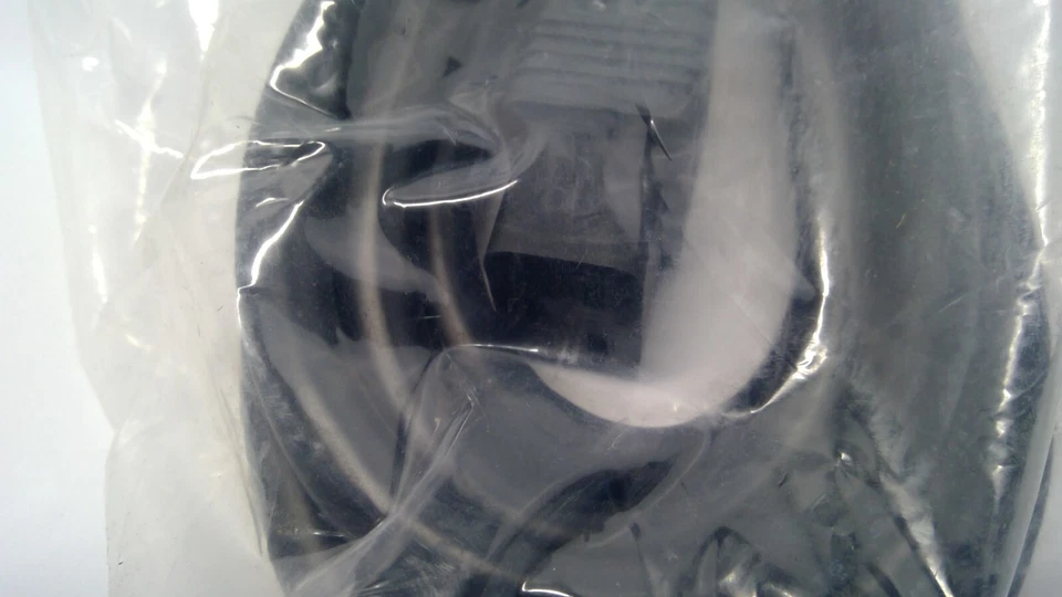 Cisco Volex 72-1411-01 Male L6-20P Twist Lock to C19 Power Cord 20A 250V 14ft - Image 3 of 3