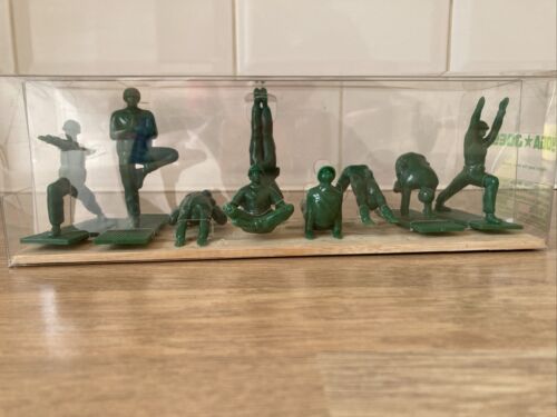 Yoga Joes - Yoga Poses- Green Plastic Army Figures - New - Bild 1 von 10