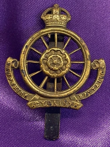 Genuine WW1 The Hampshire Regiment 9th Cyclist Battalion GM Cap Badge w/slider