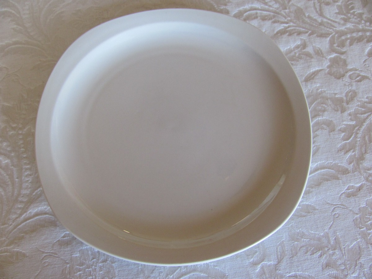 Sarreguemines France - Off-White-Slightly Squarish - Luncheon