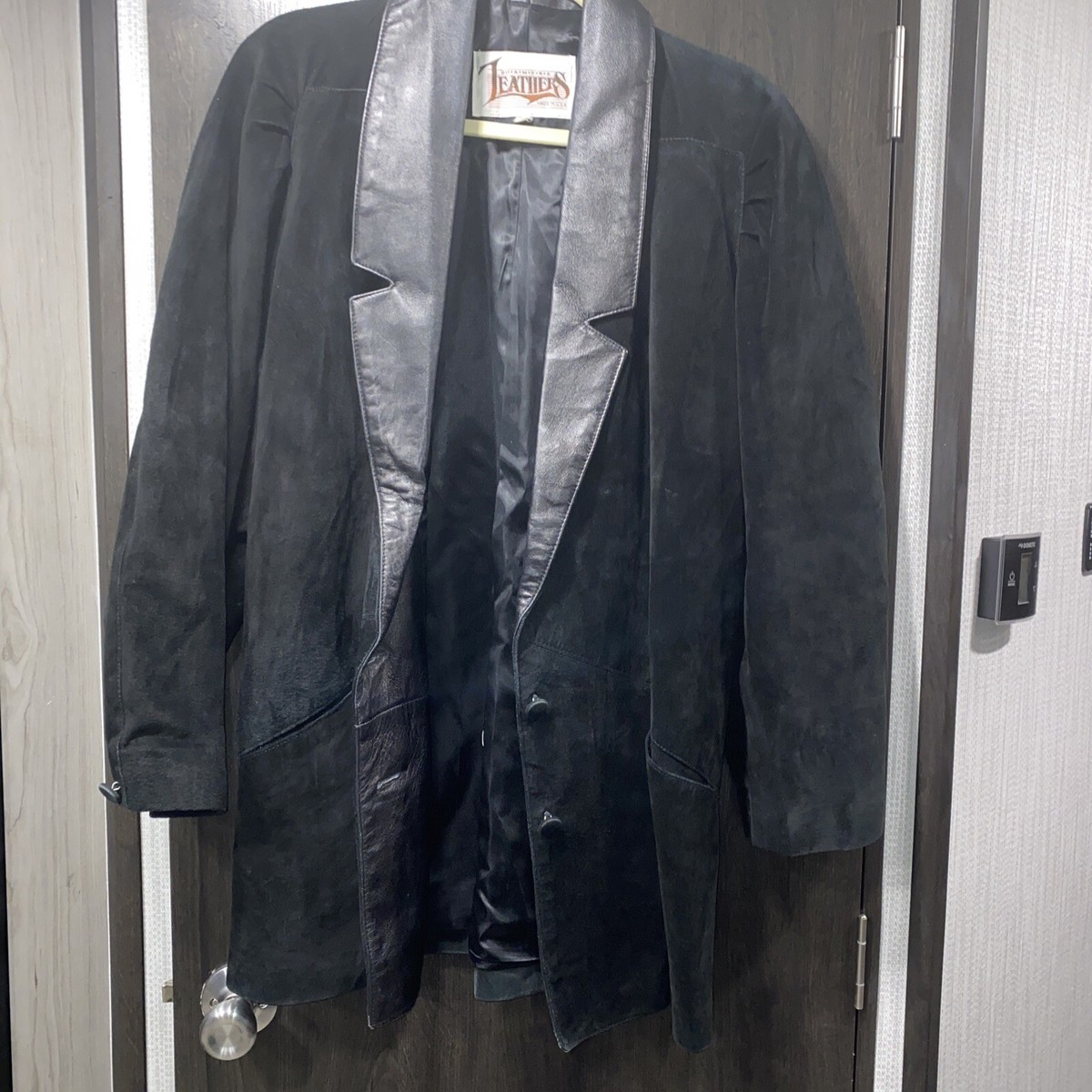 ジャケット・アウター vintage black power shoulder long coat vintage black power shoulder long coat