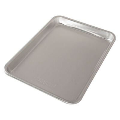 Nordic Ware Natural Aluminum Commercial Baker's Quarter Sheet pack