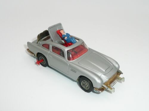 Corgi 270 James Bond 007 Aston Martin DB5 VnrMint w/ baddie *original*