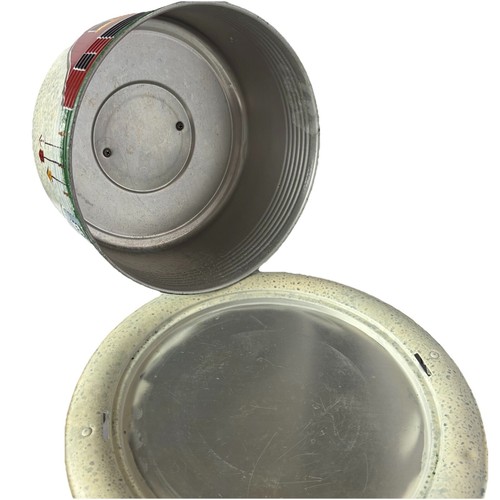 Vintage Regal?? Aluminum Cake Carrier With A Cute Hand painted Country Scene. - Picture 10 of 11