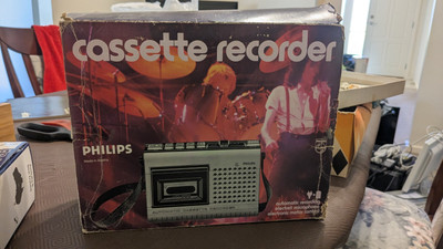 VINTAGE PHILIPS N2210 portable Cassette Recorder