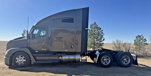 2023 Kenworth T680 Sleeper Tractor PACCAR Engine New Engine Low Miles