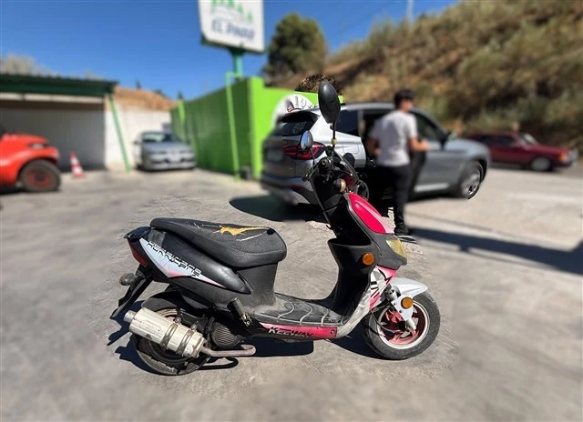 side fairing left side for KEEWAY HURRICANE 50 2008 104068 - Image 4 of 4