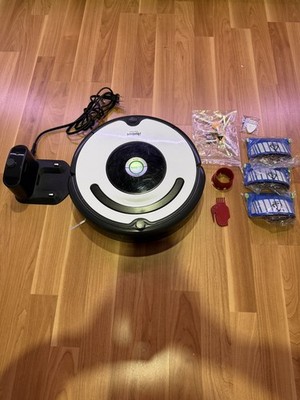 iRobot Roomba 670 Black Robotic Vacuum Cleaner WITH CHARGER & REPLACEMENTS