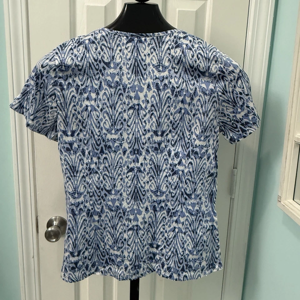 Landau 女式 XS Ceil 蓝色白色海军蓝图案口袋 V 领磨砂上衣 — 第 2/4 张图片