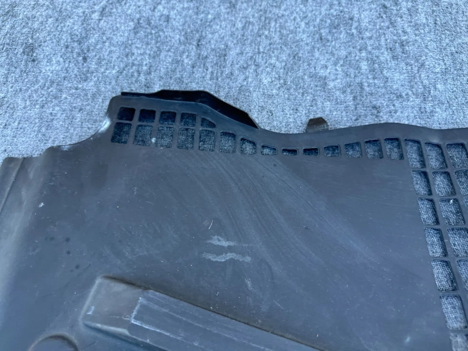 FORD MUSTANG GT 15-23 OEM PARABRISAS DELANTERO DERECHO CUBIERTA BATERÍA MOLDURA PANEL Foto 4 de 4