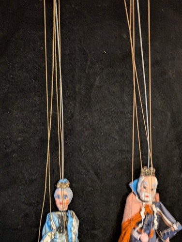 Pair of Vintage Czech Marionettes King and Queen - Picture 3 of 15