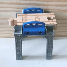 Thomas Friends Tank Engine Train Wooden Railway Blue Brick Riser Bridge Support
