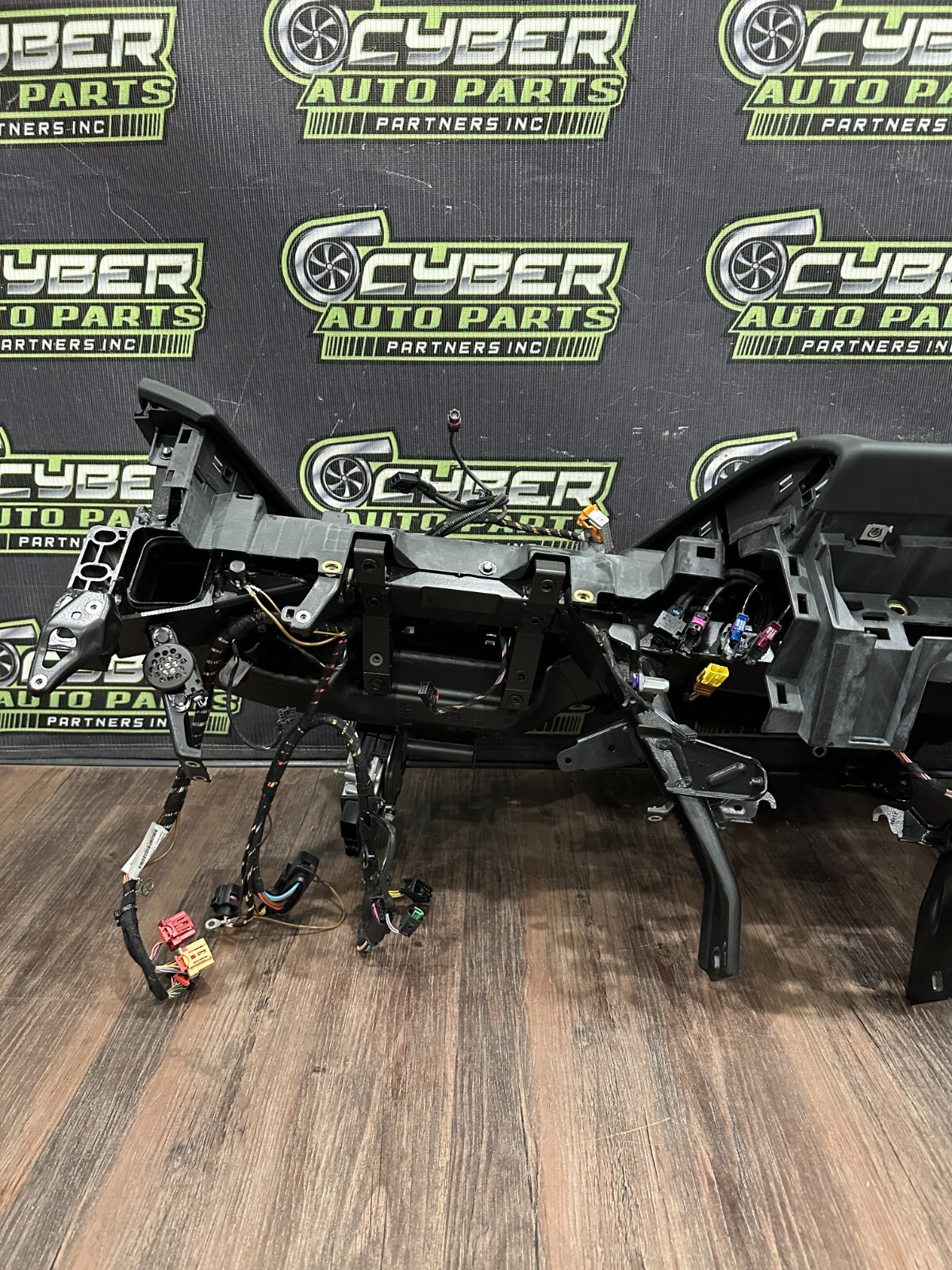 2017-18 AUDI R8 DASH DASHBOARD W BAG OEM *NEEDS UPHOLSTERING*