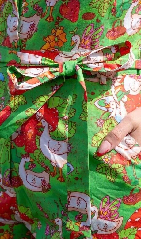 Run and Fly Im Gänse Garten Aufdruck Overall 8-26 Süß Alt Cottage Grün - Bild 4 von 4