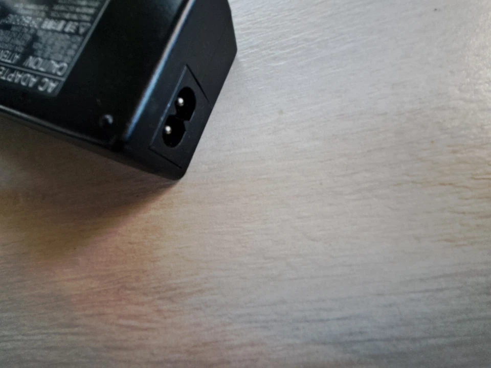 Netzteil SEB100P2-19.0 Adapter Ladegerät  4,22A 19V - Bild 3 von 3