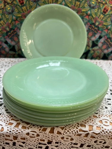 8 VINTAGE Fire-King Jane Ray Ribbed 9" Jadeite Dinner Plates EXCELLENT