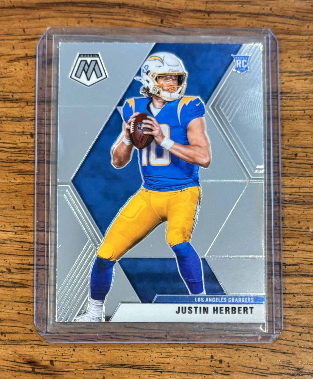2020 Panini Mosaic #204 Justin Herbert Rookie LA Chargers RC (1)