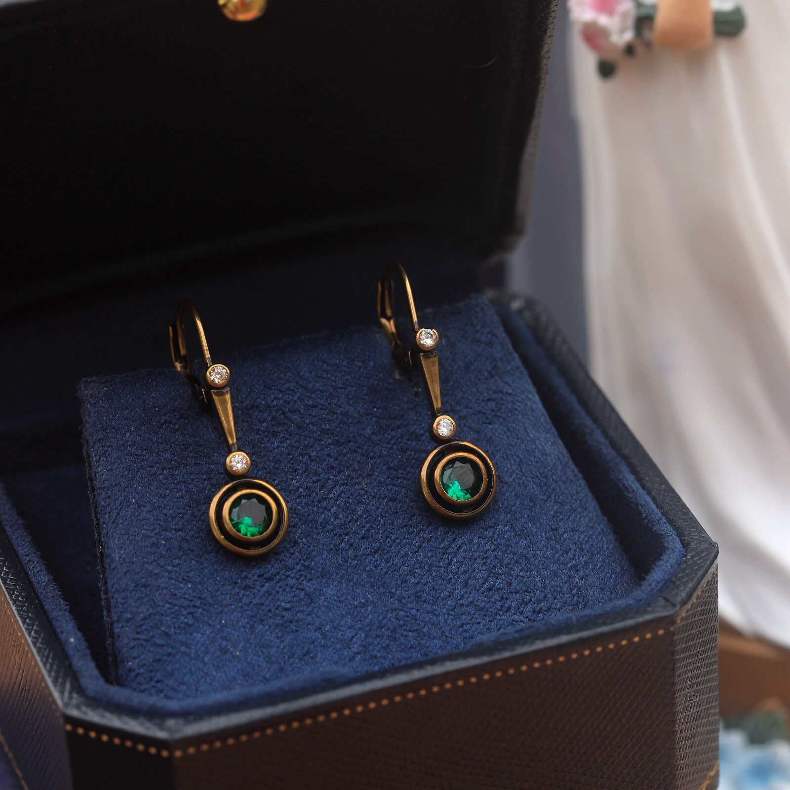 Pendientes Dormilones Dorados Antiguos Art Deco Redondos CZ Verde Fino SC1