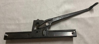 OEM Genuine NISSAN 87501-U0200 SLIDE 1971-1977 Datsun Bluebird SLIDE-SEAT NLP