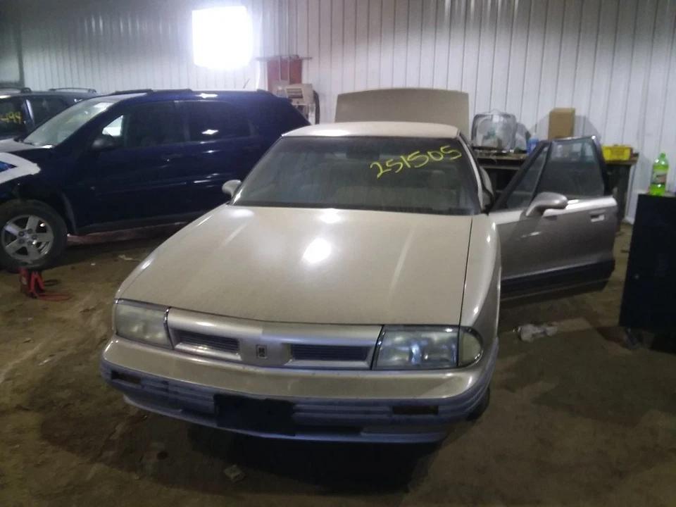 Passenger Side View Mirror Power Non-heated Fits 92-99 EIGHTY EIGHT 2121281 - Image 2 of 4