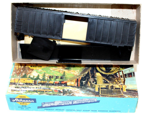 Kit de coche caja acanalada Athearn 5520 HO 50' SD negro sin decorar nuevo en caja | Zustand: New