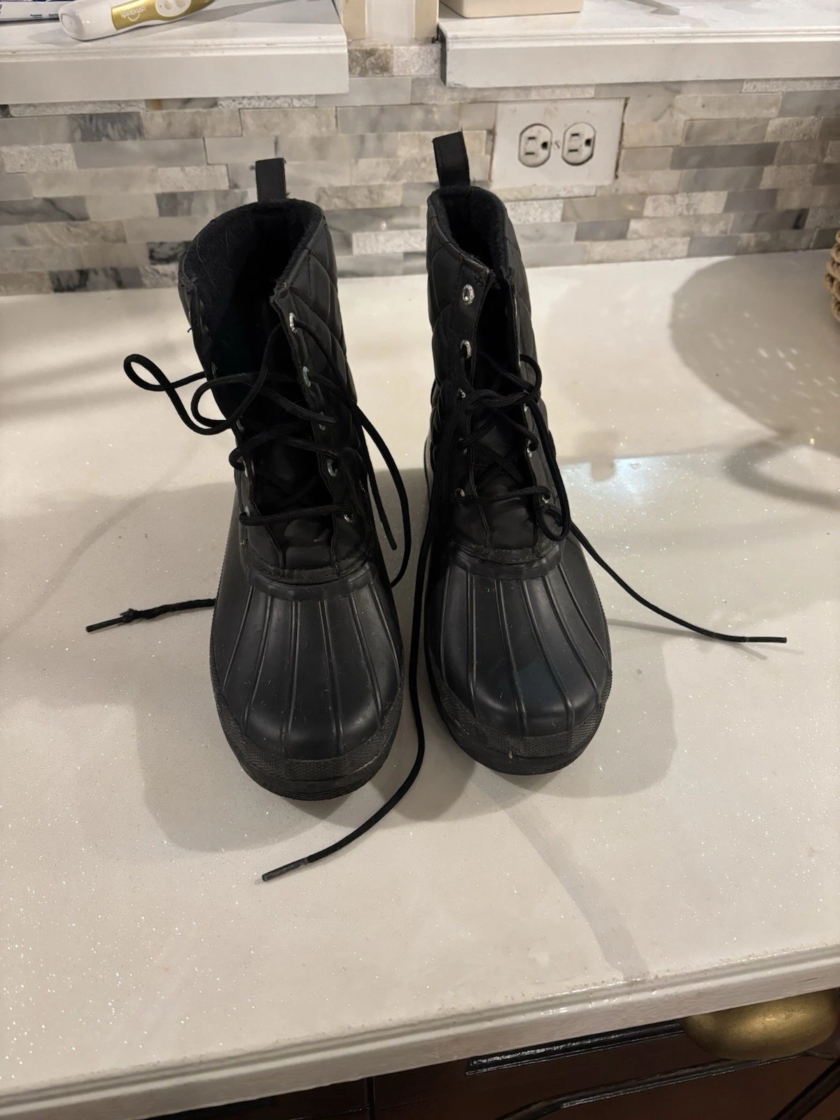 Sperry Boots Womens Size 7 Winter Snow Boot Quilted Black