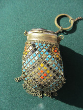 ANTIQUE VICTORIAN SWEET GOLD TONE MESH CHAIN MAIL COIN MONEY FINGER PURSE 2.5"