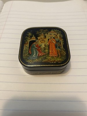 Vintage Palekh Hand-Painted Russian Lacquer Box Folk Art w/Lid 2-1/4'' x 2-1/4''