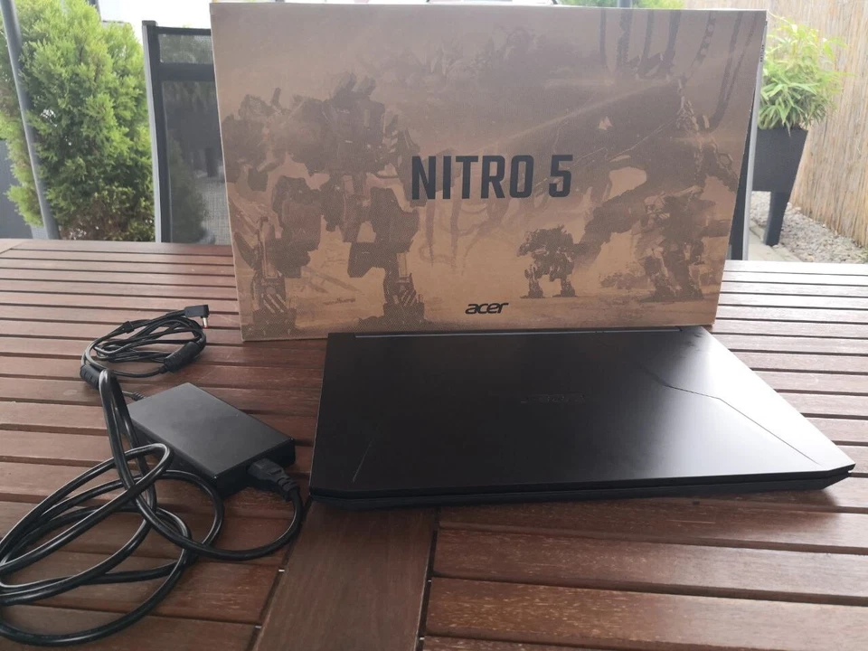 Gaming Laptop / Acer Nitro 5 / Shale Black / + Logitech Tastatur & HyperX Maus - Bild 2 von 4