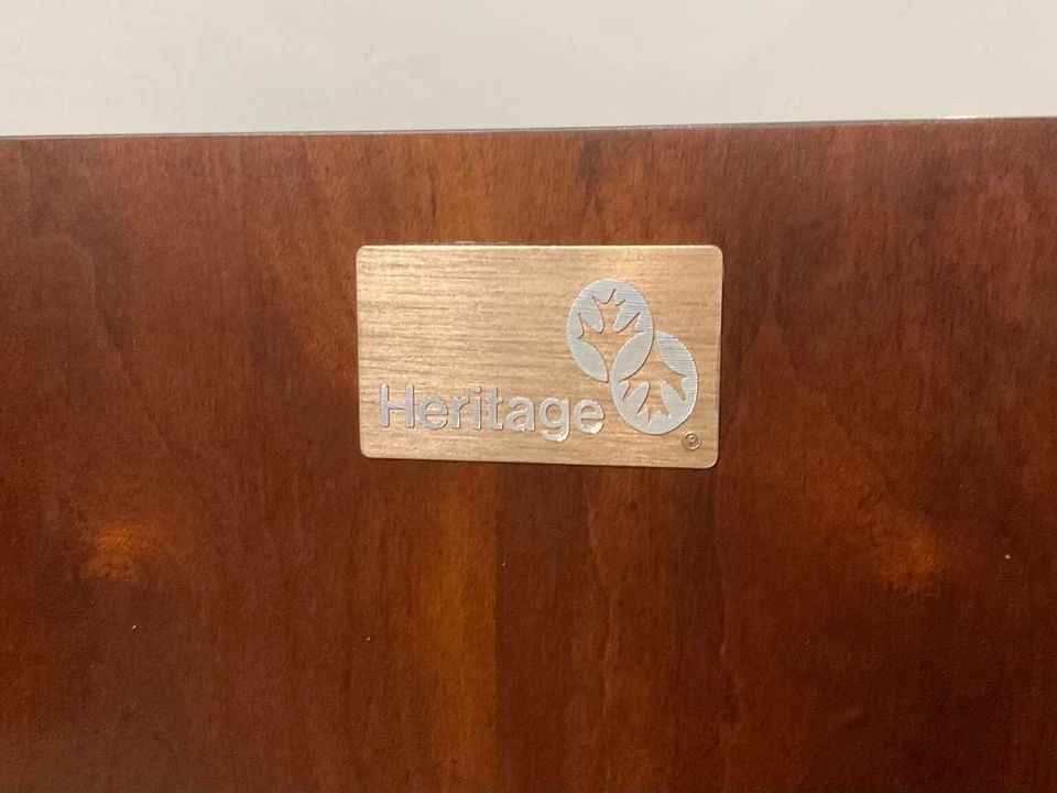 Colección Drexel Heritage Ming Treasures Credenza de colección Foto 3 de 4