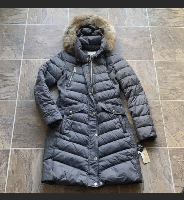 MICHAEL Michael Kors 法兰绒灰色人造毛皮连帽羽绒外套 XS 码全新带标签 — 第 2/4 张图片