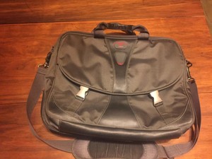 tumi 17 inch laptop bolsa