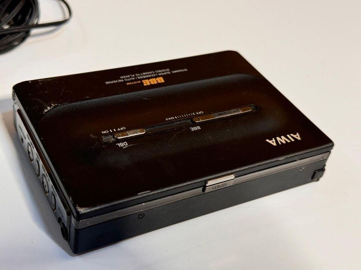 AIWA HS-PL50 BBE SYSTEM cassette player Stereo Junk AIWA HS-PL50 BBE SYSTEM cassette player Stereo Junk