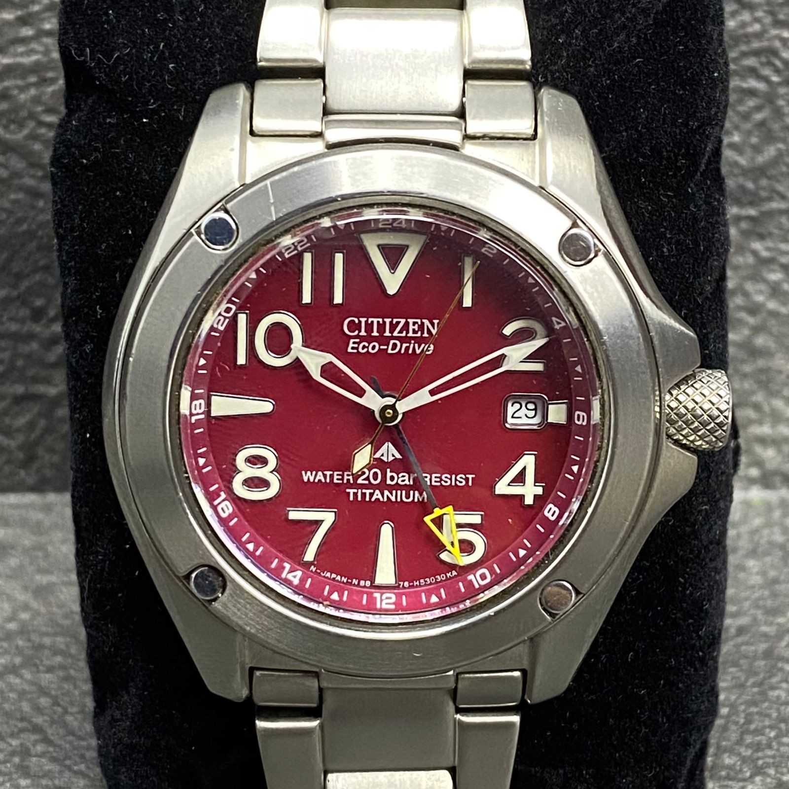 CITIZEN Red B876-H25543 Vintage Drive Rare Date Watch Titanium Dial Solar Eco - vintagewatches.pk