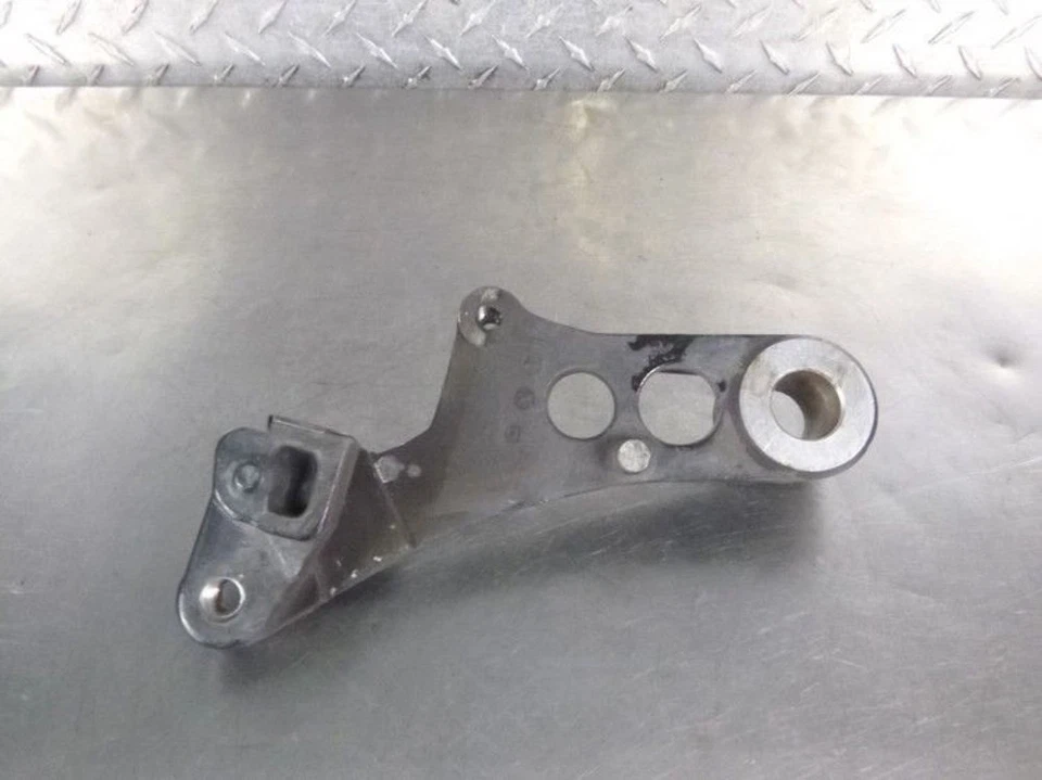 Soporte de montaje de pinza de freno trasero Honda VF 700 1985 Interceptor TRSH DV Foto 3 de 4