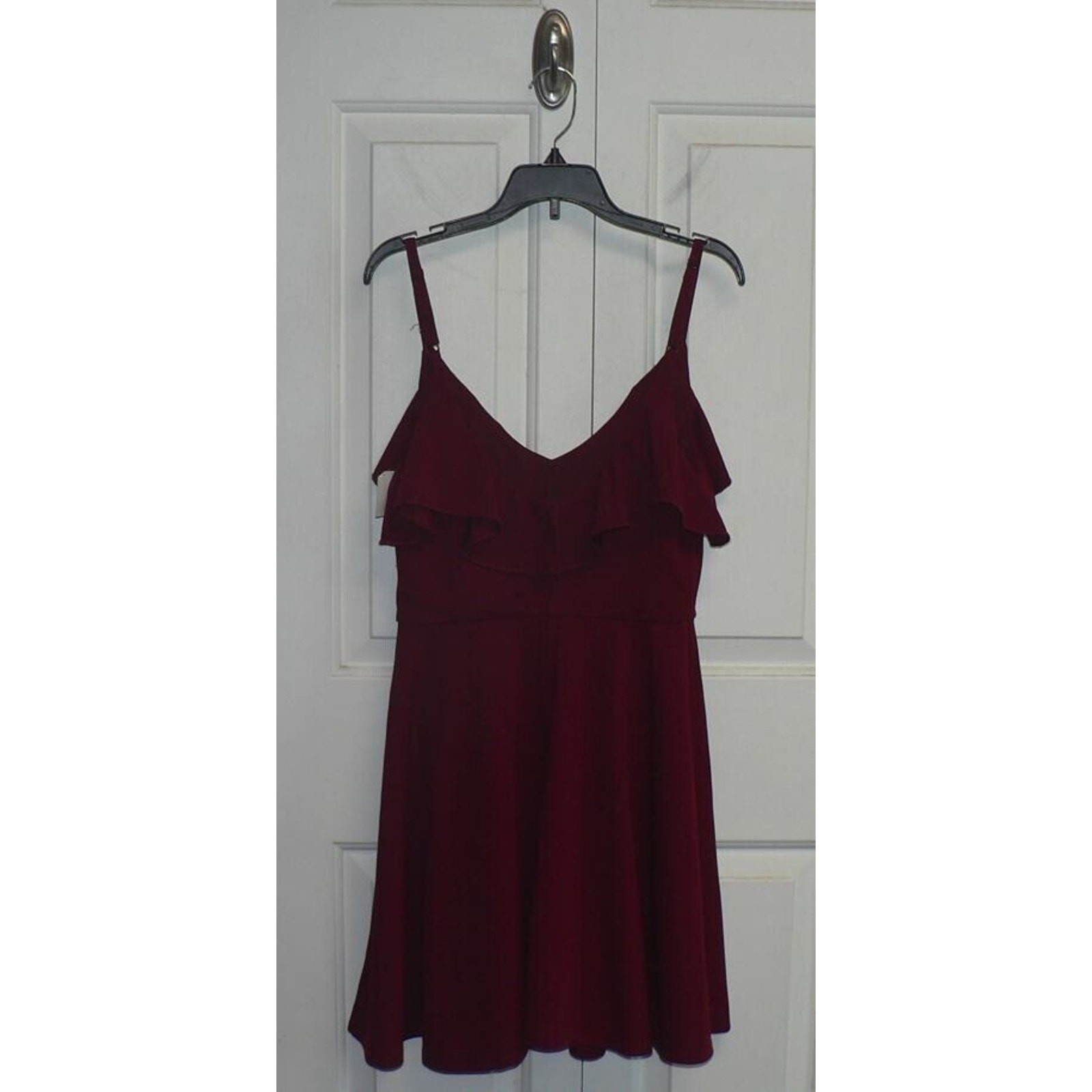 Mini abito donna skater senza maniche scollo a volant Fila A in granato prezzo al dettaglio consigliato $28