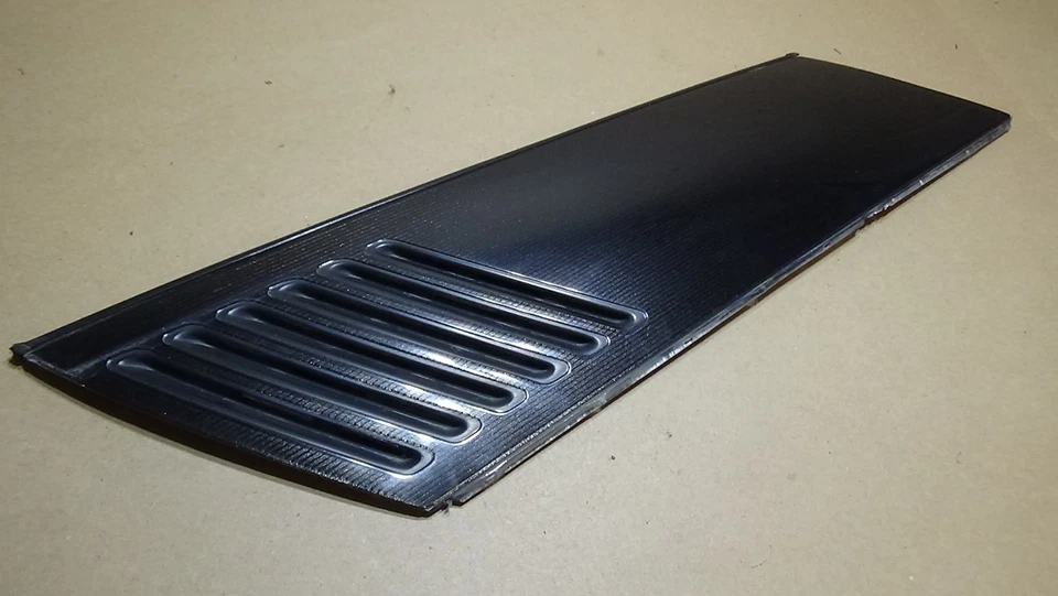 Moldura de cuarto trasero Toyota Celica 1986-1989 Foto 2 de 4