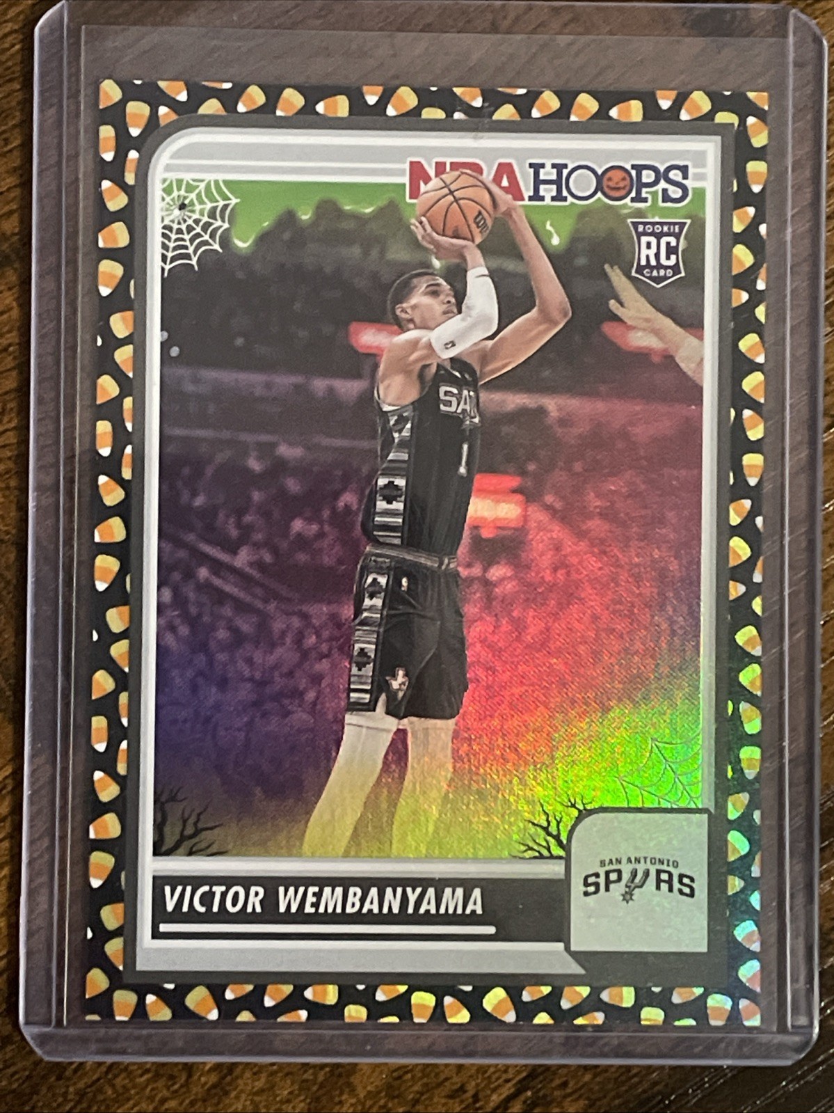 2023-24 Panini Haunted Hoops - Victor Wembanyama #108 Holo Candy (RC)