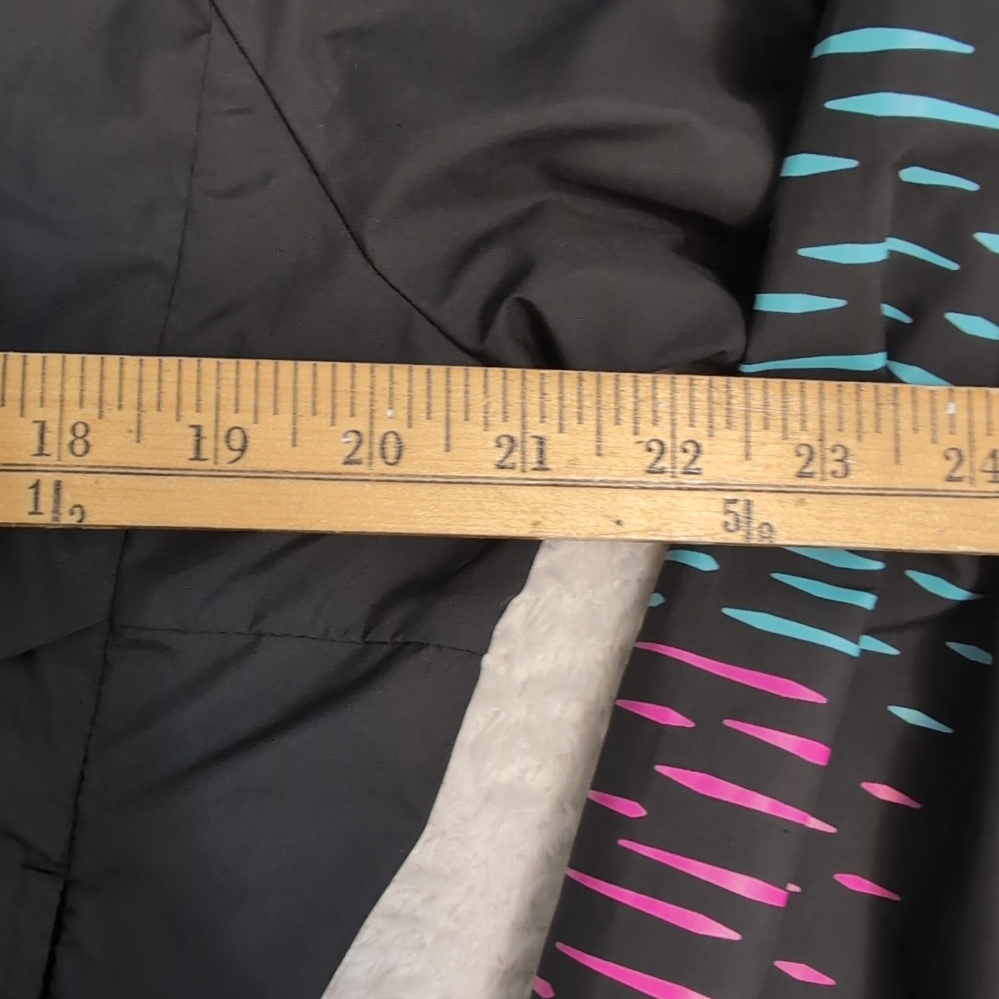 SACAI X NIKE Giacca a vento Nike donna M Essential con cappuccio running nero blu viola