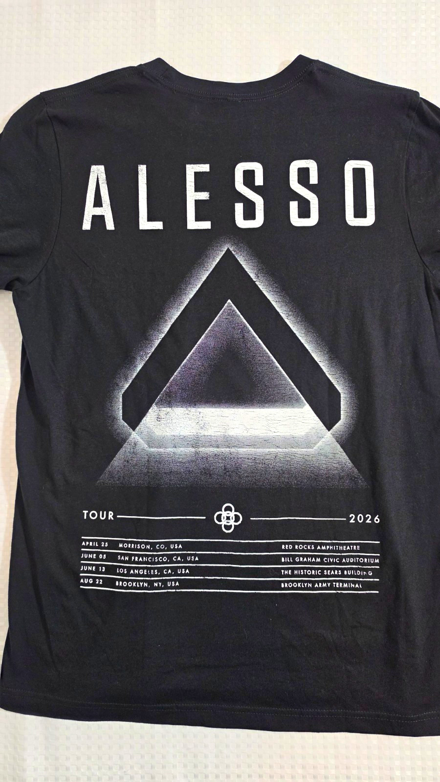2026 Usa Tour T-Shirt - (Excellent Condition)