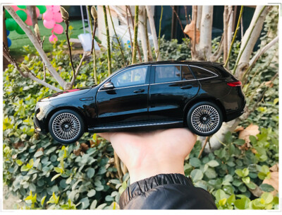 1:18 Benz EQC 400 SUV 2019 Pure Electic Diecast Car Model Toys