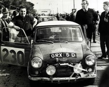 Paddy Hopkirk And Henry Liddon With Their Austin Mini Cooper 1966 OLD PHOTO