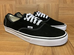vans authentic classic black white