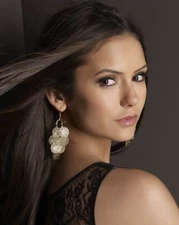 NINA DOBREV 8x10 PHOTO *