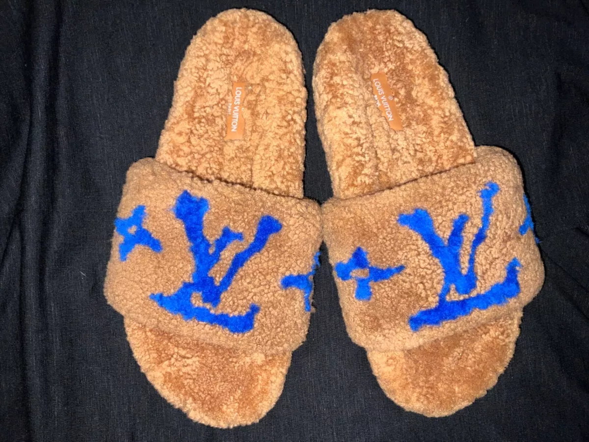 Louis vuitton slides fluffy hot sale