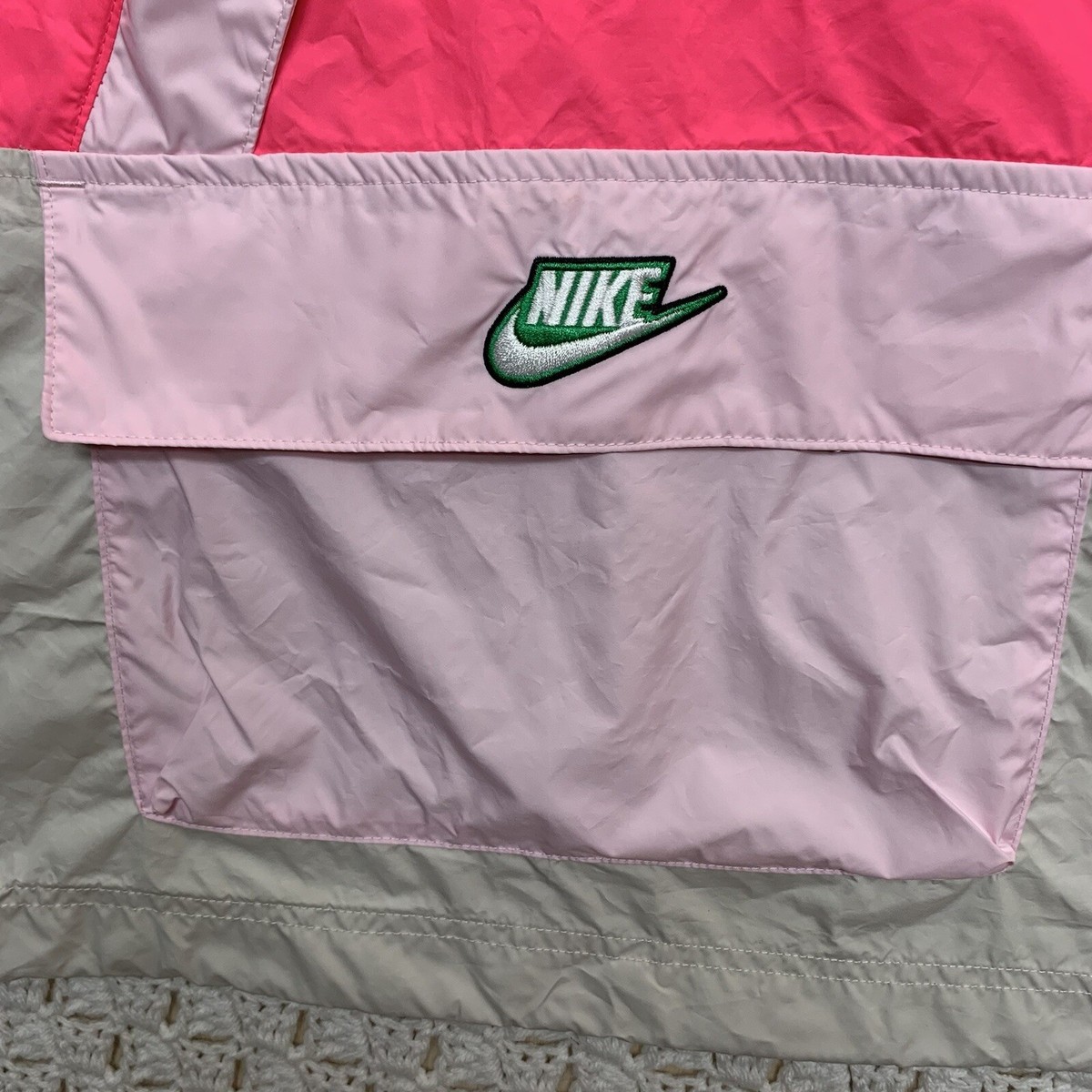 Nikeナイキ 軽量ジャケット Sportswear Icon Clash Nike Icon Clash Women's Woven Running Jacket (Plus Size
