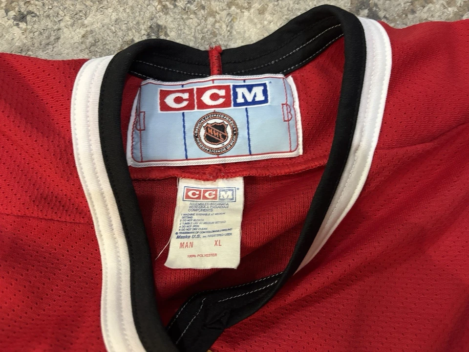 Camiseta deportiva vintage de los Chicago Blackhawks para hombre XL roja años 90 CCM L NHL en blanco EE. UU. Foto 2 de 2