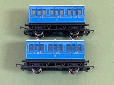 OO Hornby 2  x R1127 4 wheeled Caledonian coaches in blue livery good condition
