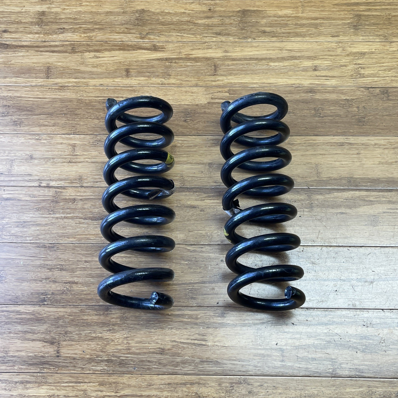 2014-2024 Maserati Ghibli Rear Left & Right Suspension Coil Spring Set of 2 OEM